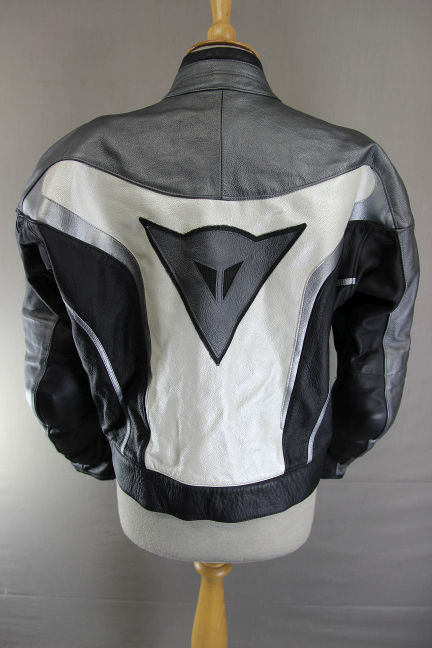 DAINESE BLACK, SILVER & GREY LEATHER BIKER JCKT + SHOULDER & ELBOW CE ARMOUR 42"