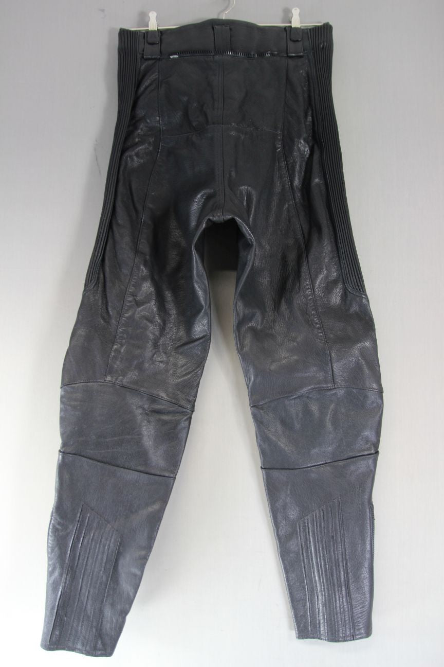 BIKO CLASSIC BLACK LEATHER BIKER JEANS: WAIST 32 INCHES/INSIDE LEG 32 INCHES