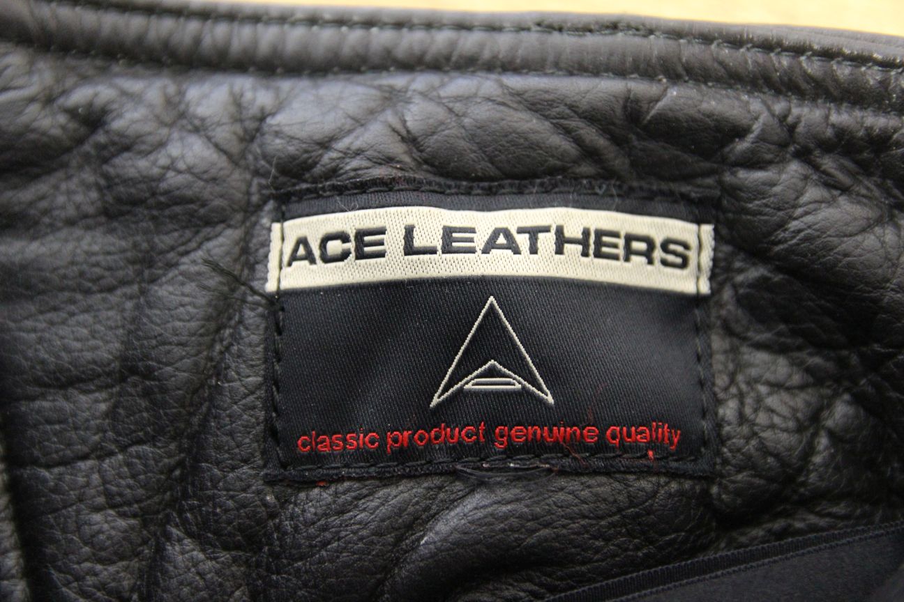 ACE LEATHERS BLACK BIKER TROUSERS: WAIST 30 INCHES/INSIDE LEG 25 INCHES