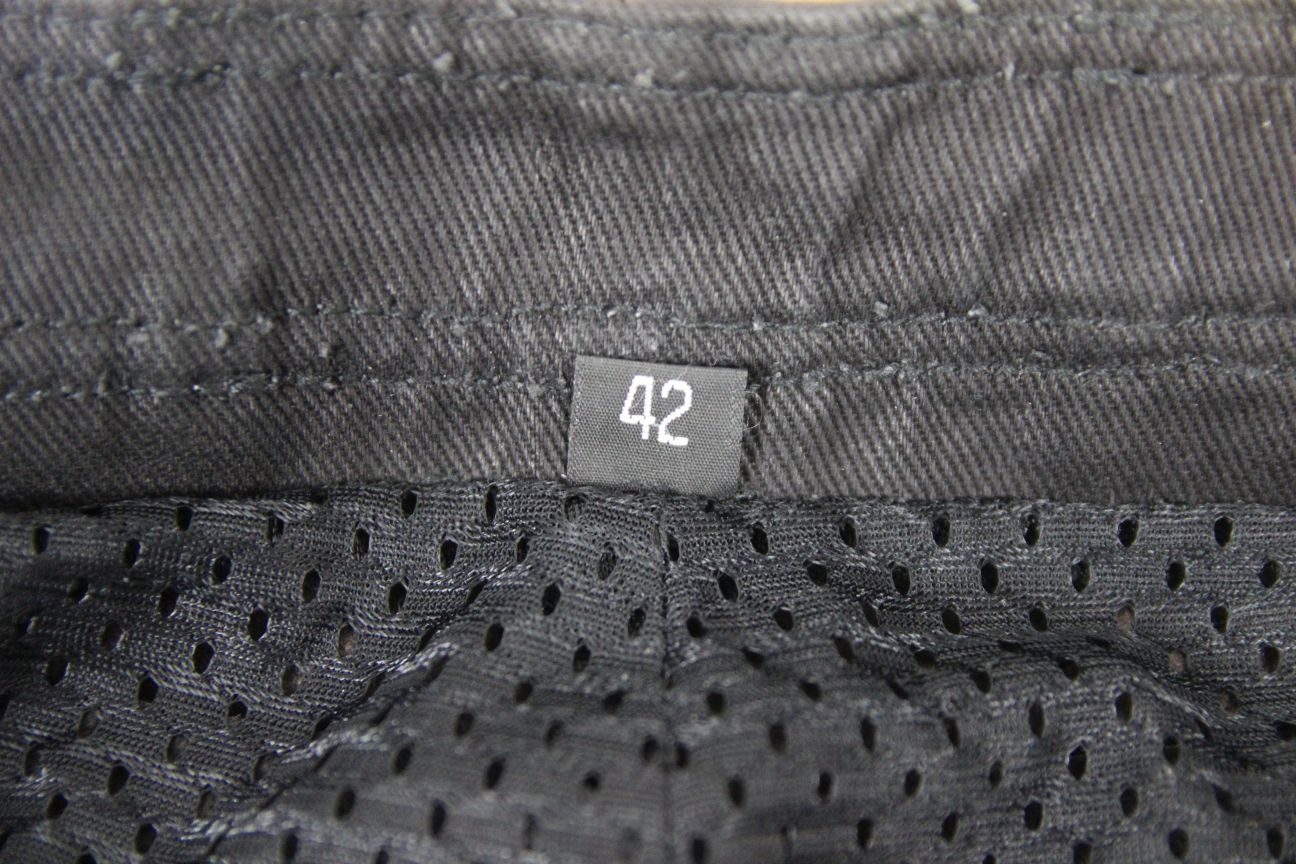 HIGHWAY 1 CLASSIC BLACK LEATHER BIKER JEANS: WAIST 34 INCH/INSIDE LEG 34 INCH