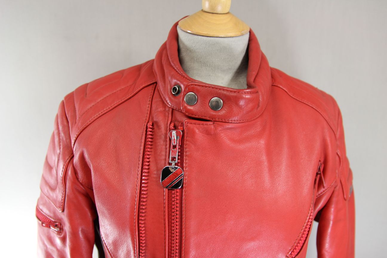VINTAGE 1970's/1980's CLASSIC RED LEATHER BIKER JACKET 36-38 INCH CHEST