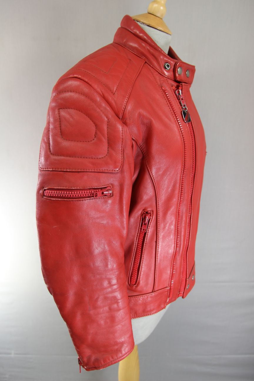 VINTAGE 1970's/1980's CLASSIC RED LEATHER BIKER JACKET 36-38 INCH CHEST
