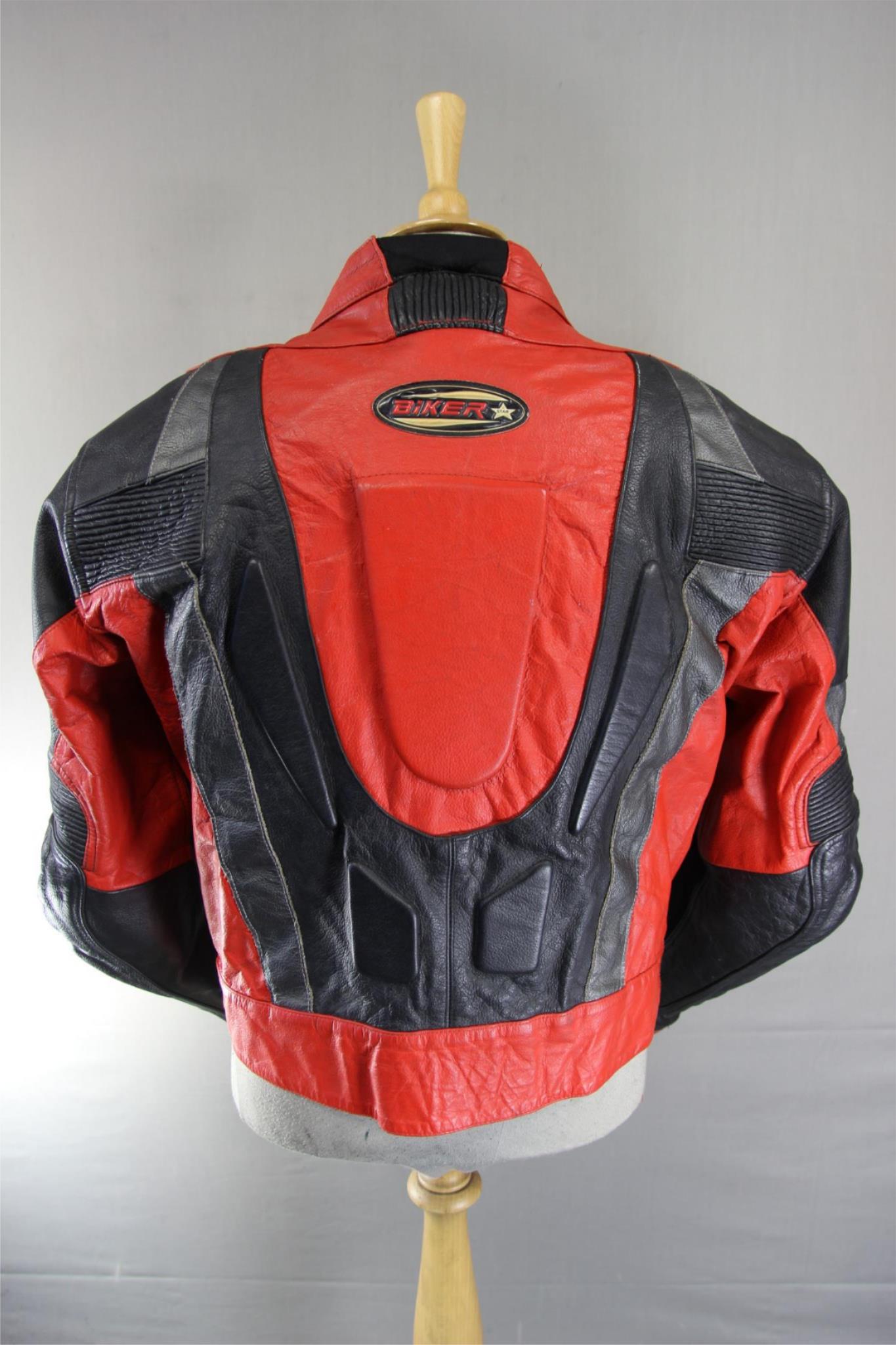 BLACK, RED & SILVER LEATHER BIKER JACKET WITH BACK, SHOULDER & ELBOW ARMOUR 46IN