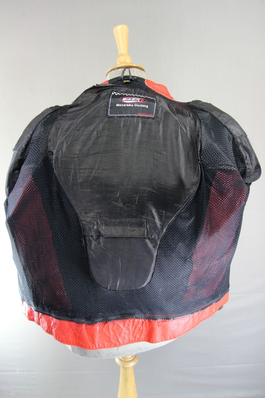 BLACK, RED & SILVER LEATHER BIKER JACKET WITH BACK, SHOULDER & ELBOW ARMOUR 46IN