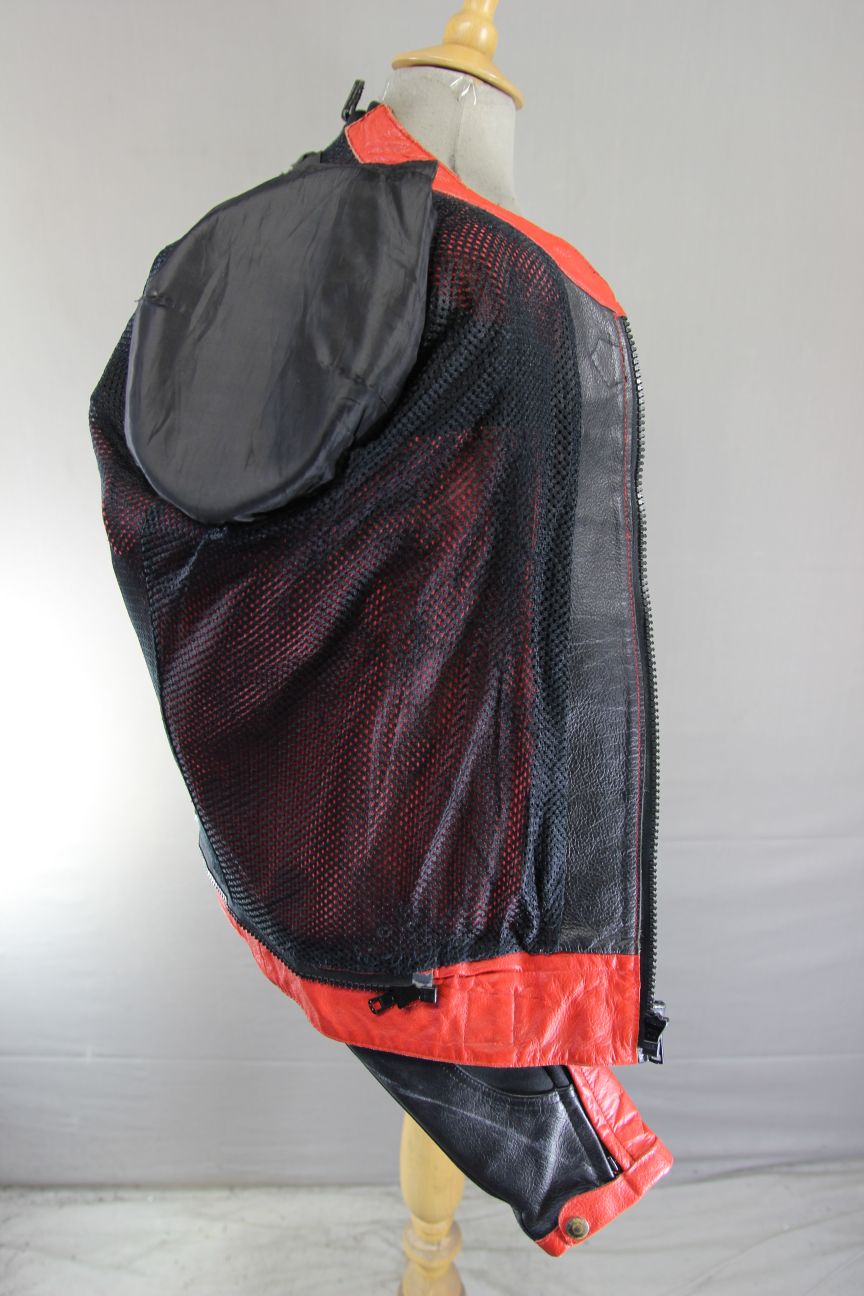 BLACK, RED & SILVER LEATHER BIKER JACKET WITH BACK, SHOULDER & ELBOW ARMOUR 46IN