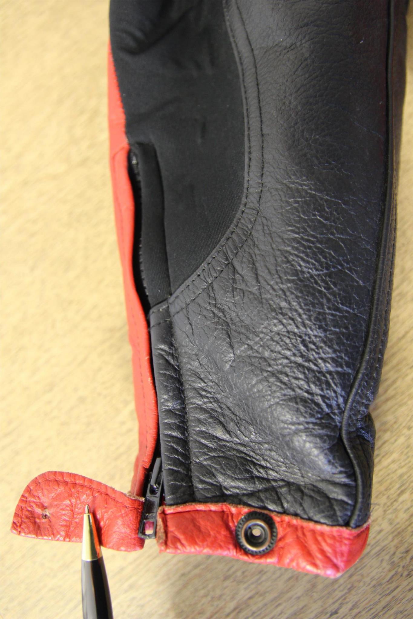 BLACK, RED & SILVER LEATHER BIKER JACKET WITH BACK, SHOULDER & ELBOW ARMOUR 46IN