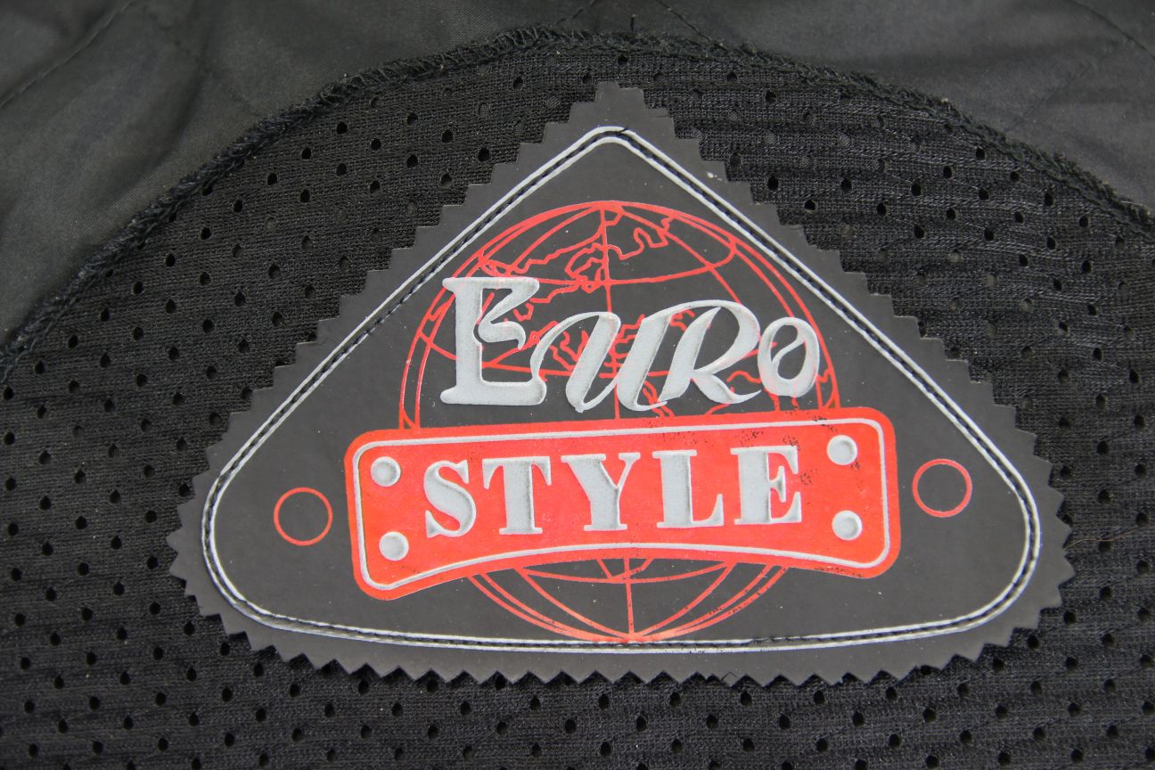 CLASSIC EURO STYLE BLACK LEATHER BIKER JACKET WITH BACK PROTECTOR 40-42 INCH