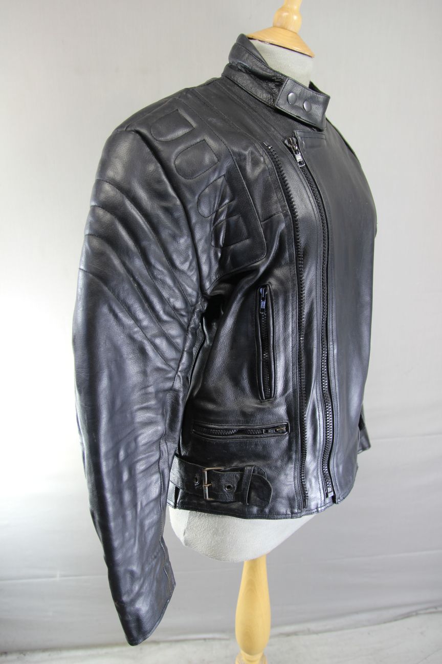CLASSIC BLACK LEATHER BIKER JACKET WITH BACK, SHOULDER & ELBOW CE ARMOUR 38 INCH