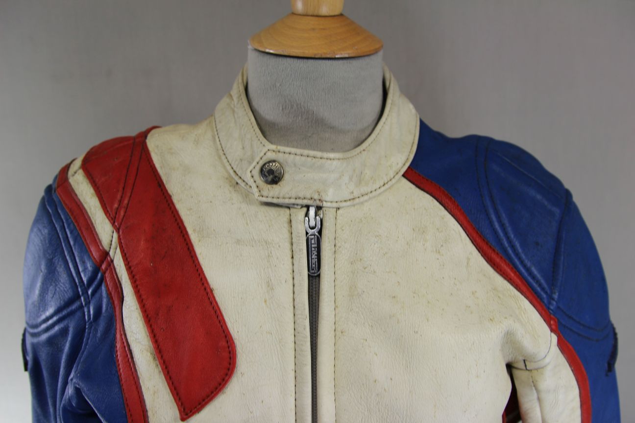 VINTAGE FIELDSHEER BRITISH DESIGNED CREAM, BLUE & RED LEATHER BIKER JCKT 36-38IN