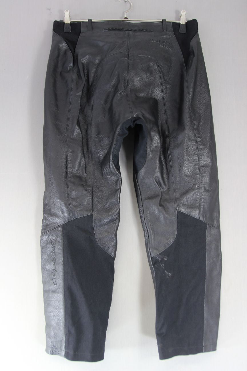 LEWIS 'LADY' BLACK LEATHER BIKER TROUSERS: SIZE 14 WAIST 34 IN/INSIDE LEG 27 IN