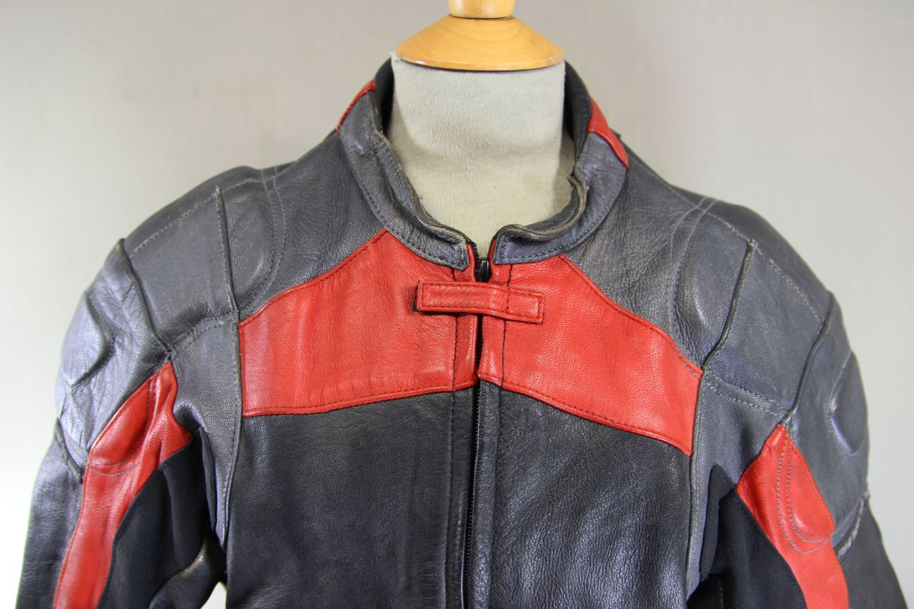 FRANK THOMAS BLACK, SILVER & RED LEATHER BIKER JACKET WITH BACK PROTECTOR 40 IN