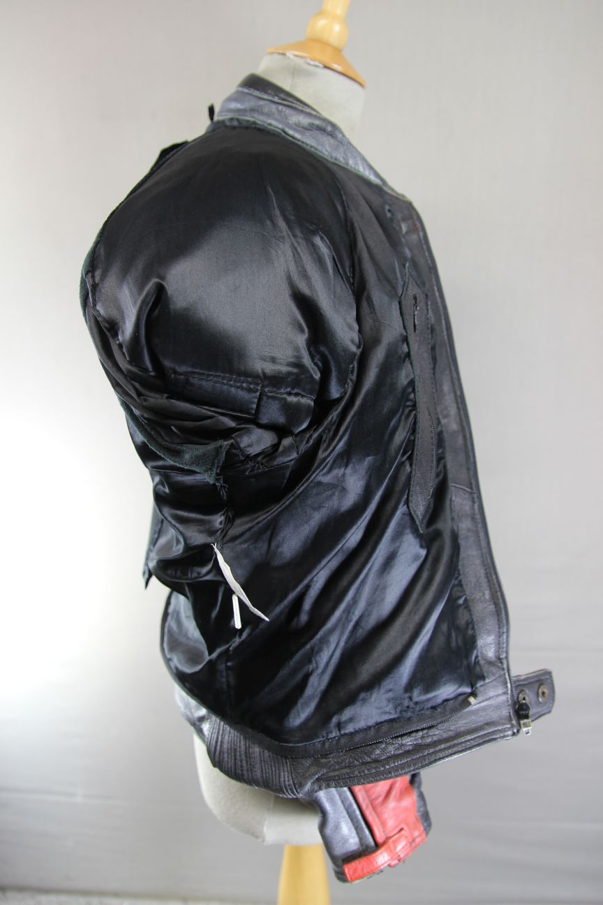 FRANK THOMAS BLACK, SILVER & RED LEATHER BIKER JACKET WITH BACK PROTECTOR 40 IN
