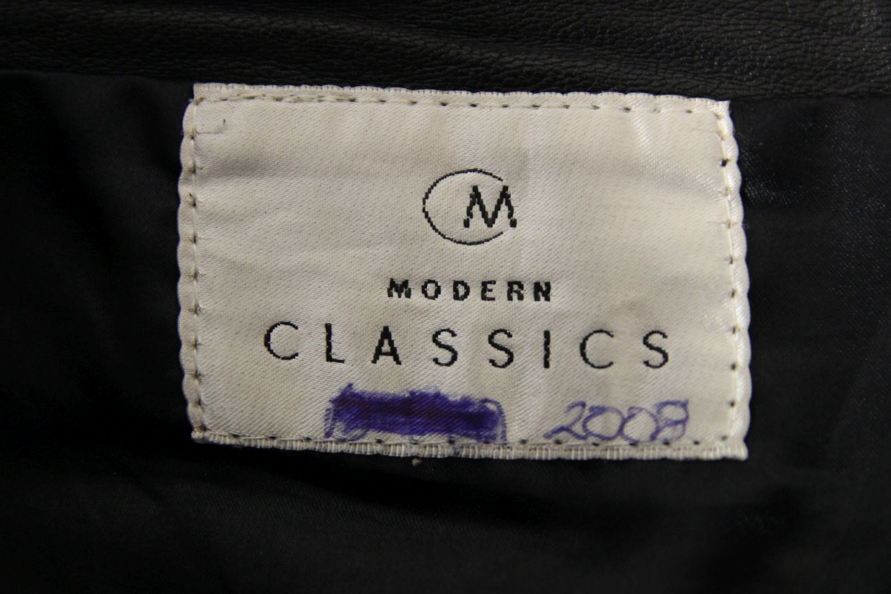 MODERN CLASSICS BLACK LEATHER BIKER JEANS SIZE 16: WAIST 32 IN/INSIDE LEG 26 IN