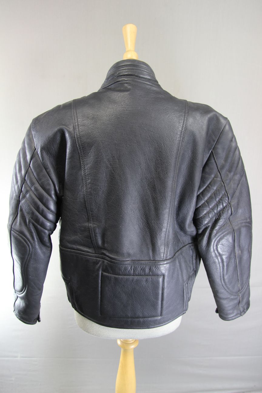 LADIES CLASSIC BLACK LEATHER BIKER JACKET: SIZE 18/40-42 INCH CHEST