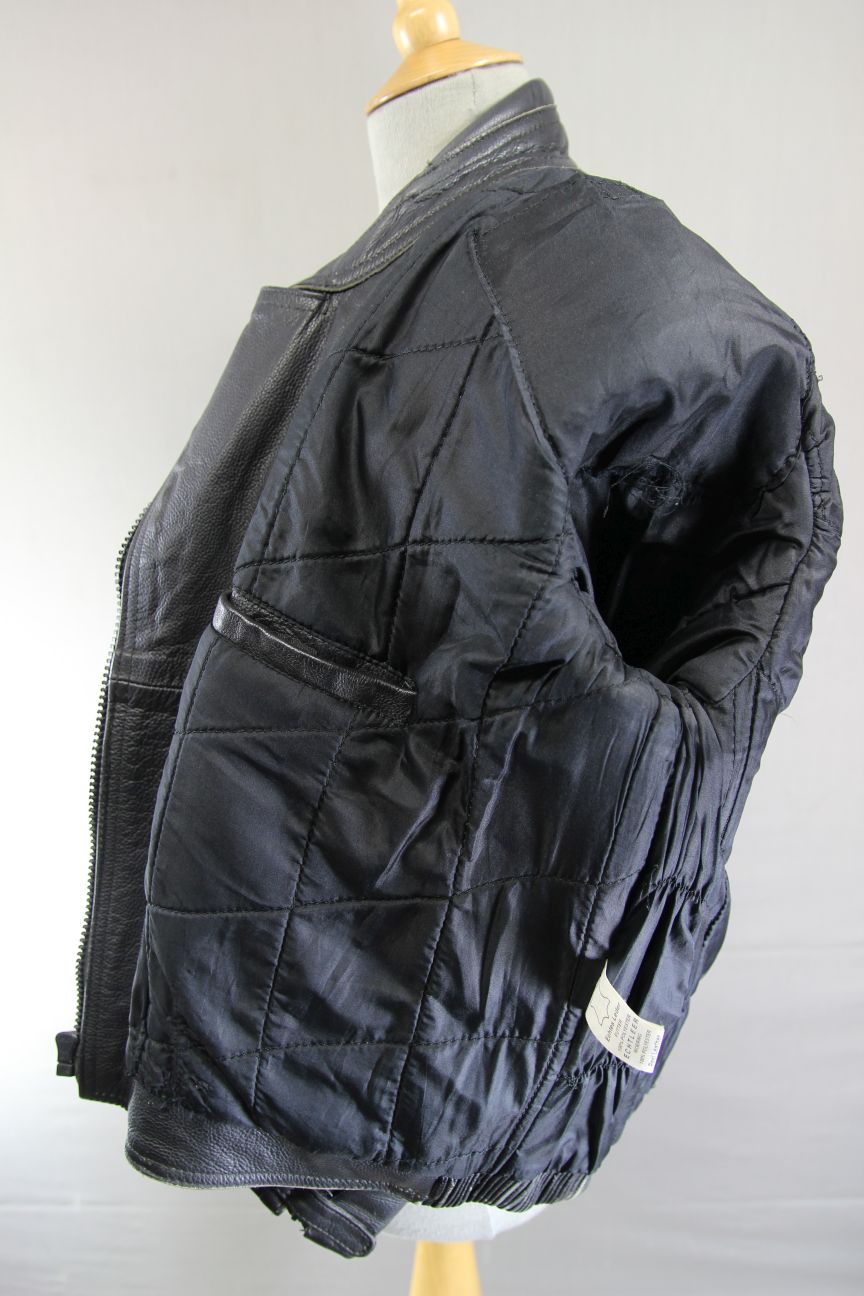LADIES CLASSIC BLACK LEATHER BIKER JACKET: SIZE 18/40-42 INCH CHEST