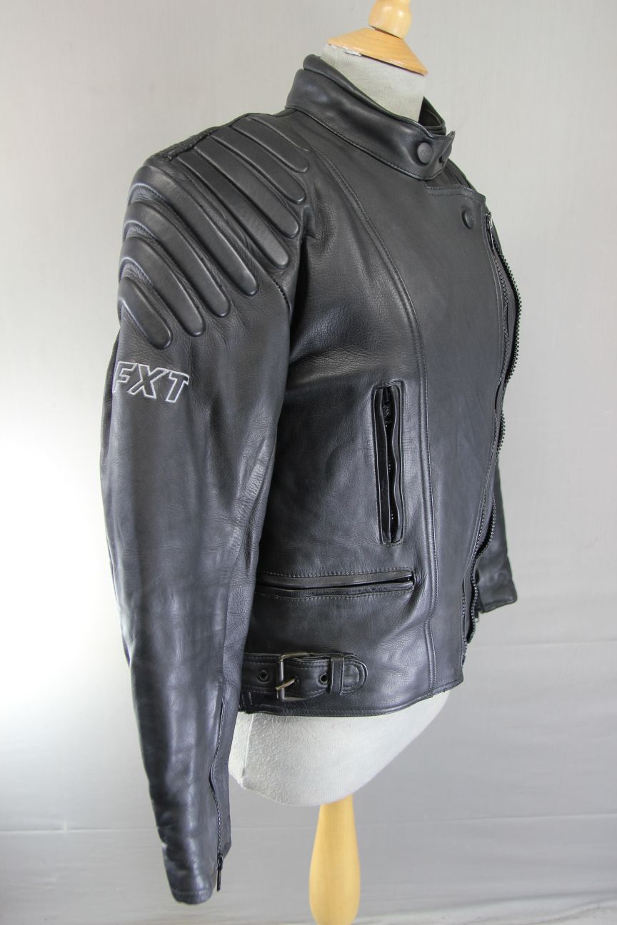 FXT BLACK LEATHER BIKER JACKET WITH REMOVABLE BACK & ELBOW PROTECTORS 38-40 INCH