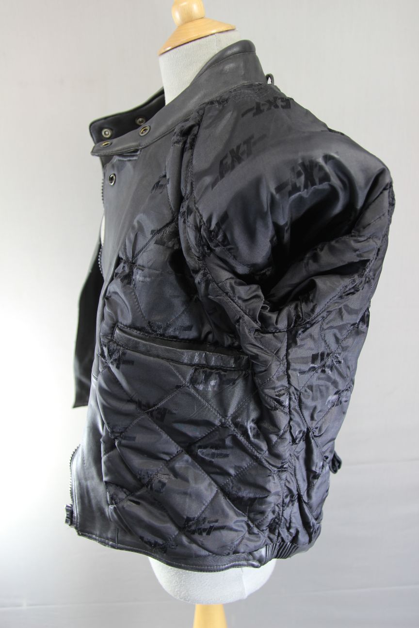 FXT BLACK LEATHER BIKER JACKET WITH REMOVABLE BACK & ELBOW PROTECTORS 38-40 INCH