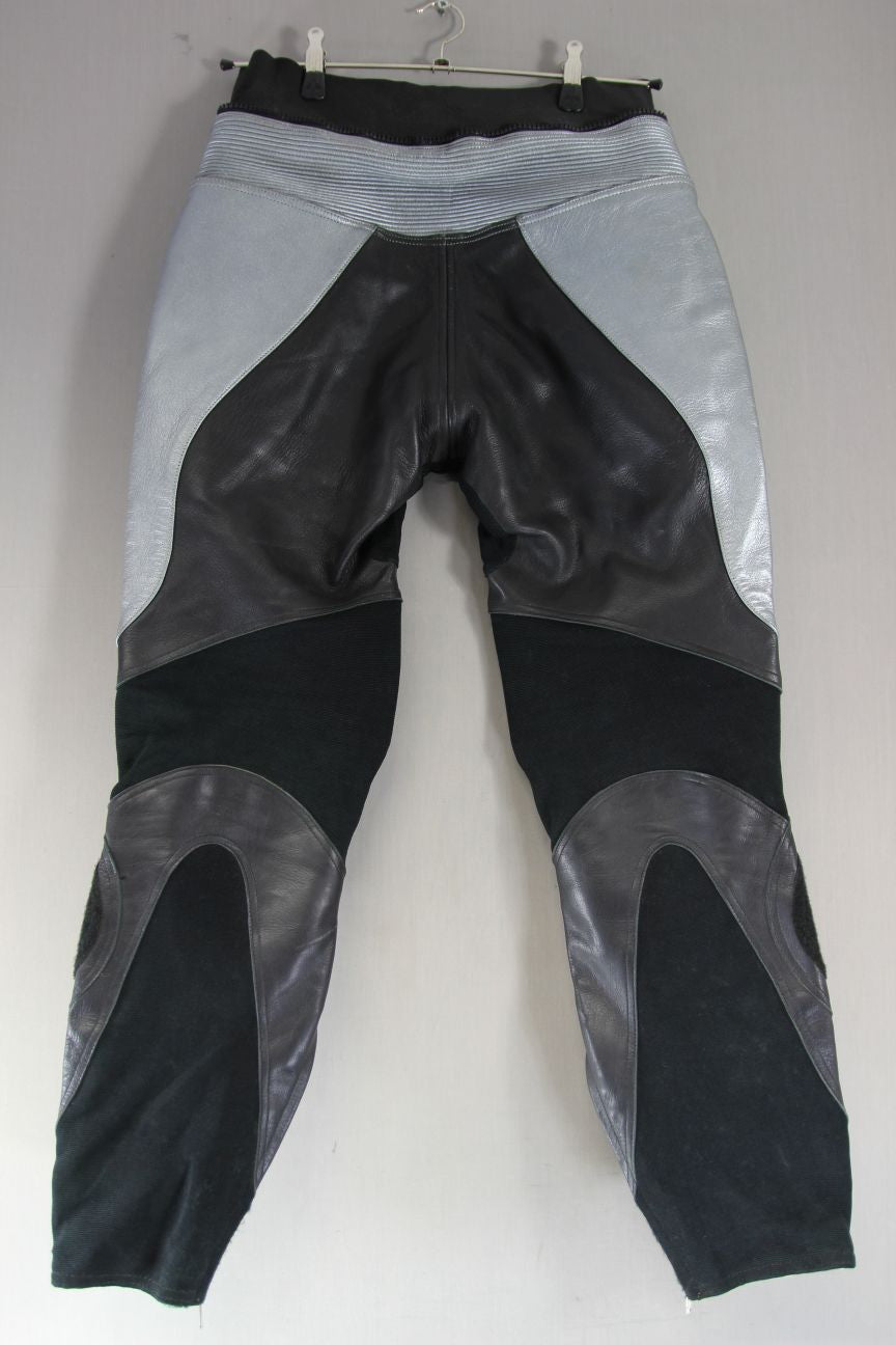 TEKNIC BLACK & SILVER LEATHER BIKER TROUSERS + ARMOUR SIZE 12: WAIST 32"/LEG 31"
