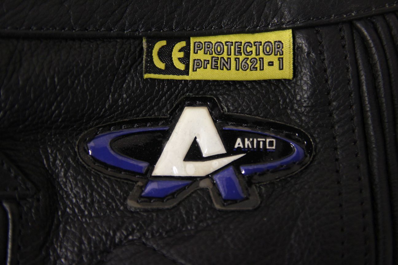 AKITO BLACK LEATHER BIKER TROUSERS: WAIST 28-30 INCHES/INSIDE LEG 27 INCHES