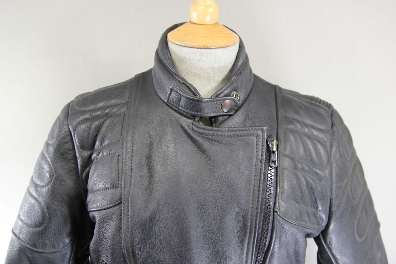 BRITISH MADE HEIN GERICKE BLACK LEATHER BIKER JACKET: SIZE 12 32-34 INCH