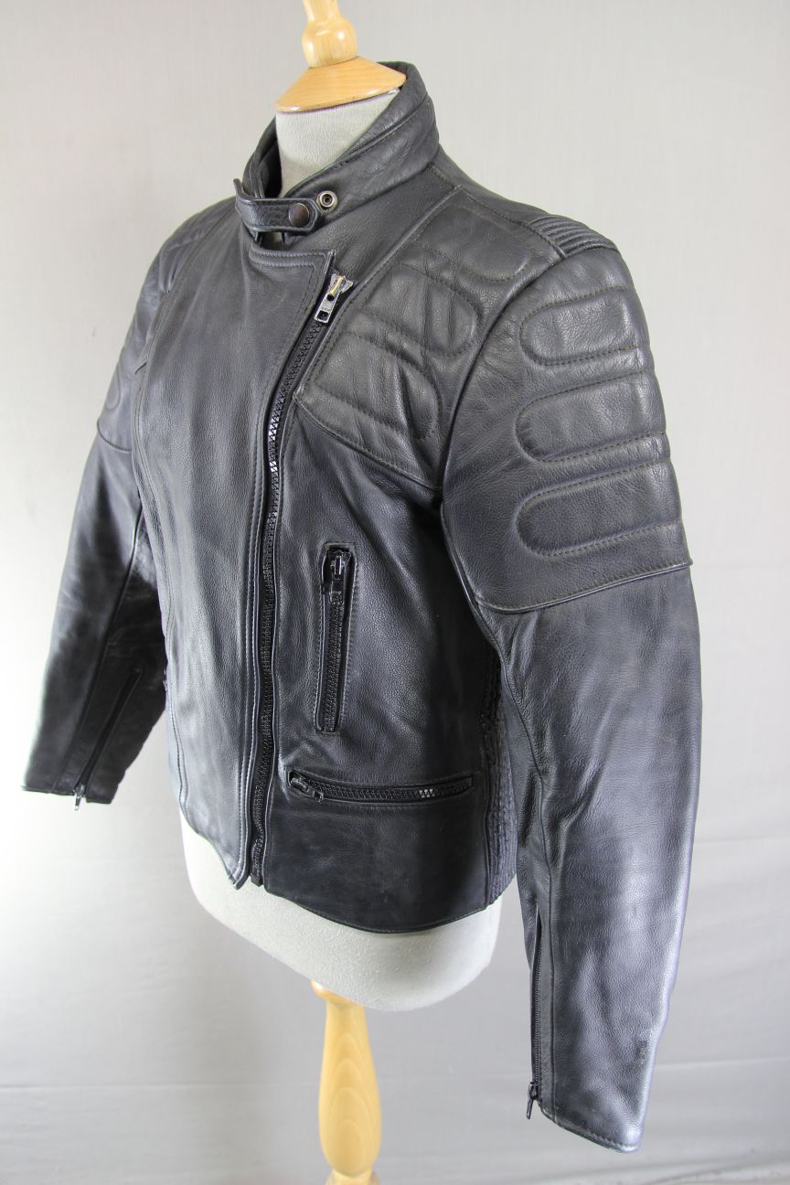 BRITISH MADE HEIN GERICKE BLACK LEATHER BIKER JACKET: SIZE 12 32-34 INCH
