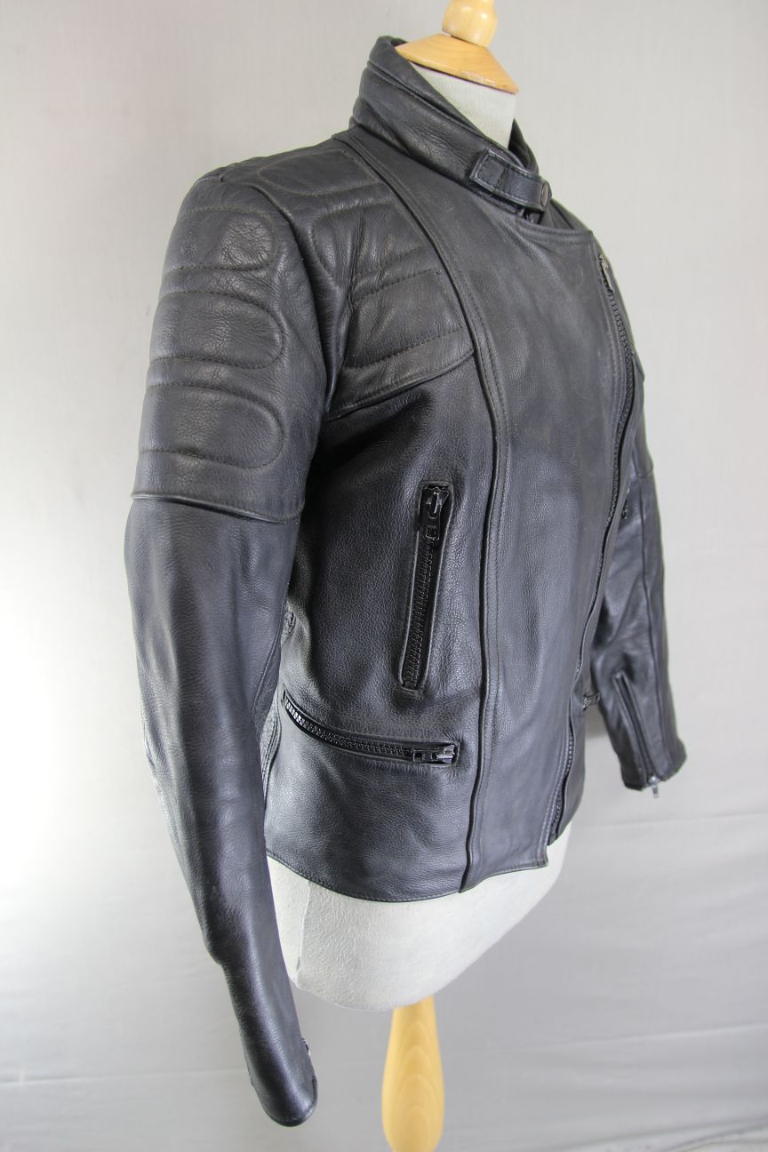 BRITISH MADE HEIN GERICKE BLACK LEATHER BIKER JACKET: SIZE 12 32-34 INCH