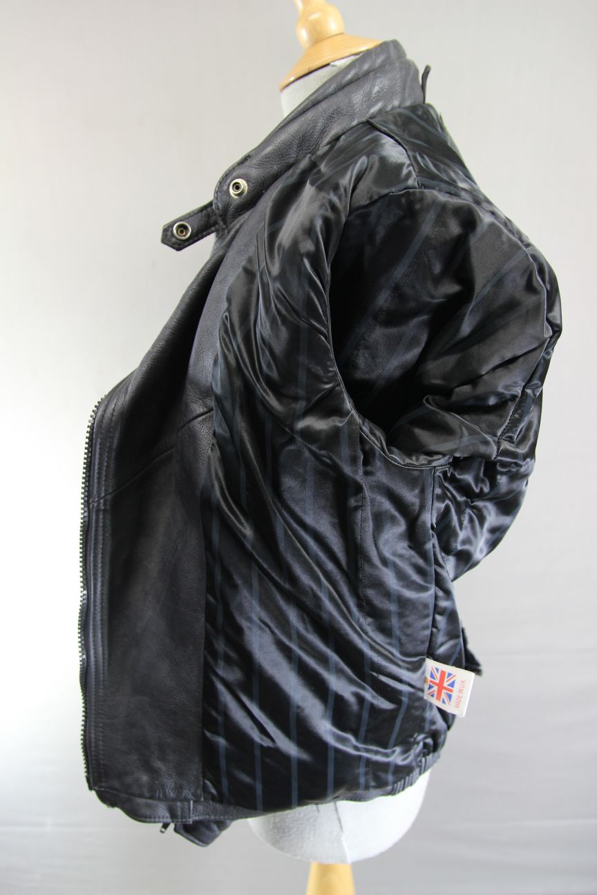 BRITISH MADE HEIN GERICKE BLACK LEATHER BIKER JACKET: SIZE 12 32-34 INCH