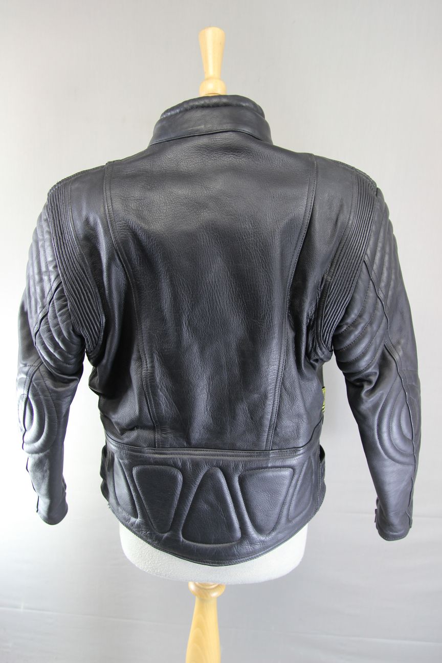 AKITO BLACK LEATHER BIKER JACKET WITH CE ARMOUR: SIZE 12 34-36 INCH CHEST