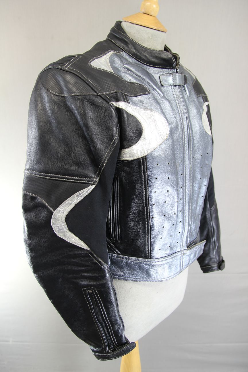 FRANK THOMAS SILVER & BLACK LEATHER BIKER JACKET WITH CE ARMOUR SIZE 12/34-36 IN