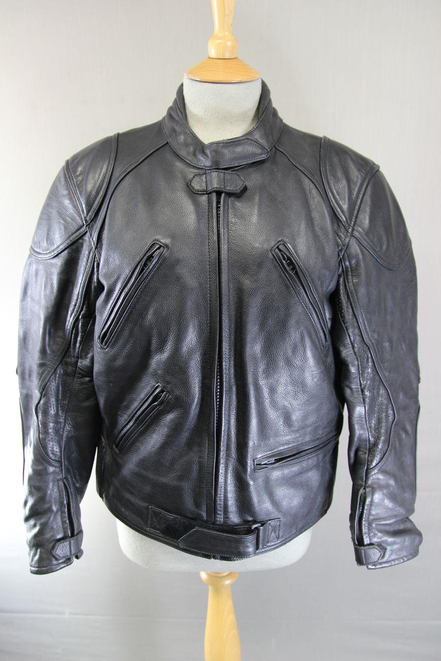 CLASSIC RIDER BLACK LEATHER BIKER JACKET WITH REMOVABLE BACK PROTECTOR: SIZE 16