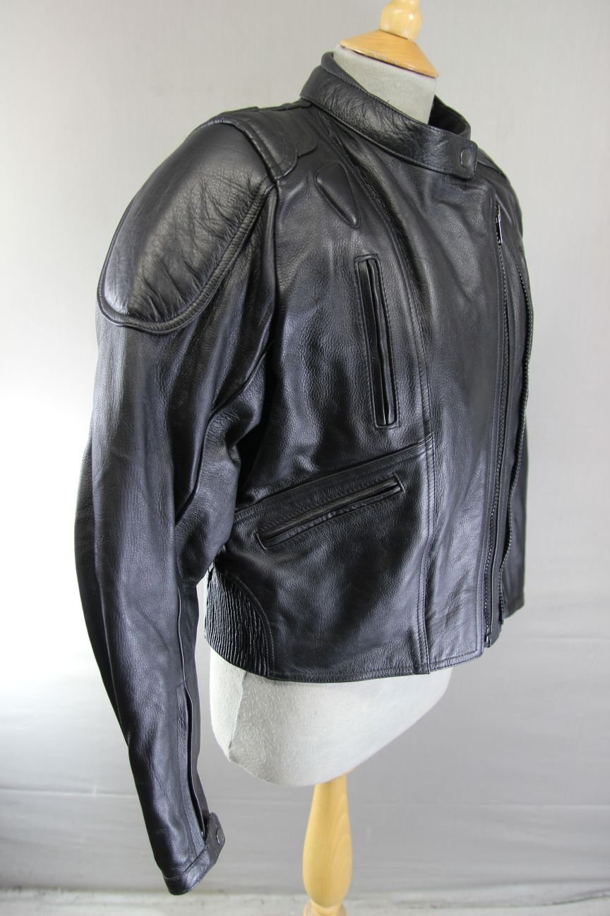 DYNAMIC LEATHERS BLACK BIKER JACKET WITH CE ARMOUR & THERMAL LINING: SIZE 16