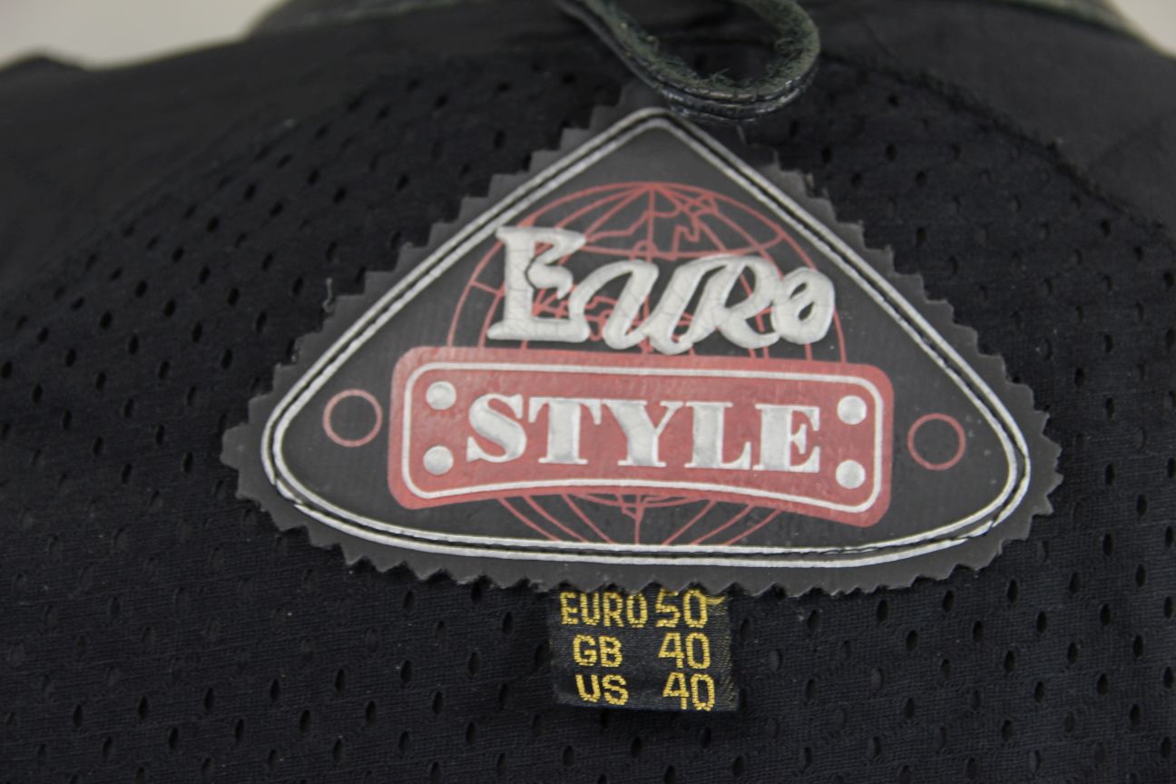 CLASSIC EURO STYLE BLACK LEATHER BIKER JACKET WITH BACK PROTECTOR 38-40 INCH/MED