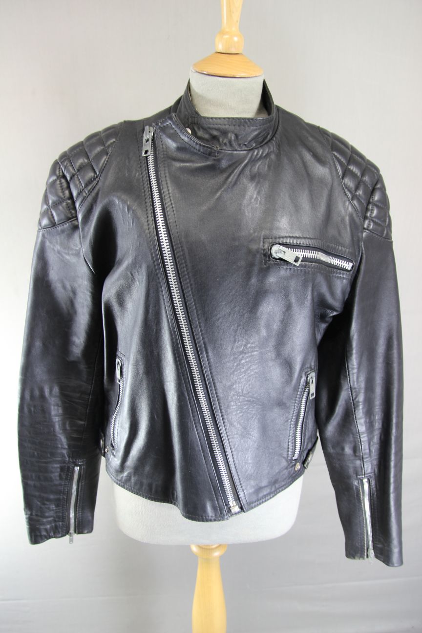 VINTAGE 1970's CLASSIC BLACK LEATHER BIKER JACKET 42 INCH CHEST