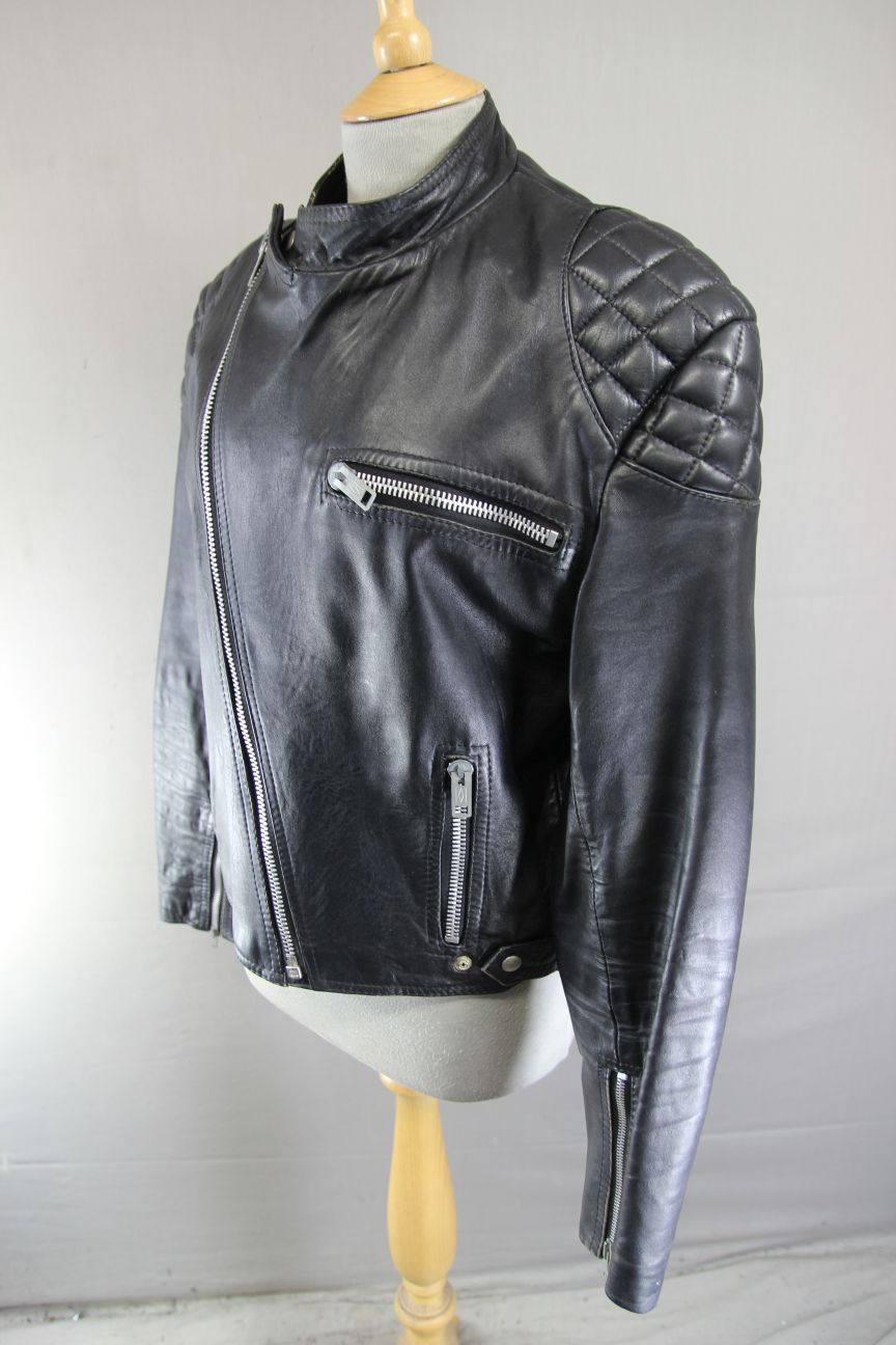 VINTAGE 1970's CLASSIC BLACK LEATHER BIKER JACKET 42 INCH CHEST