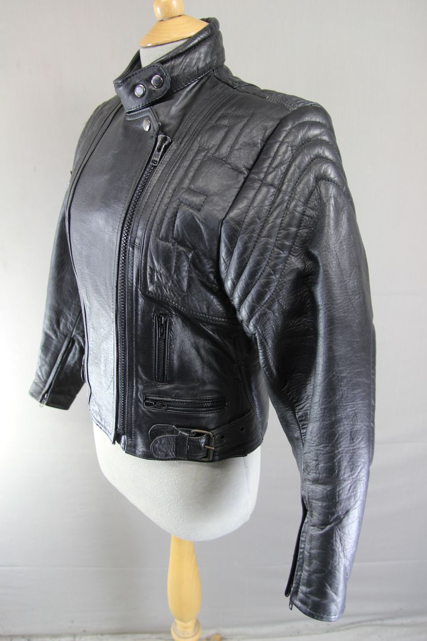 CLASSIC AKITO T-FORCE BLACK LEATHER BIKER JACKET: SIZE 14/36 INCH CHEST