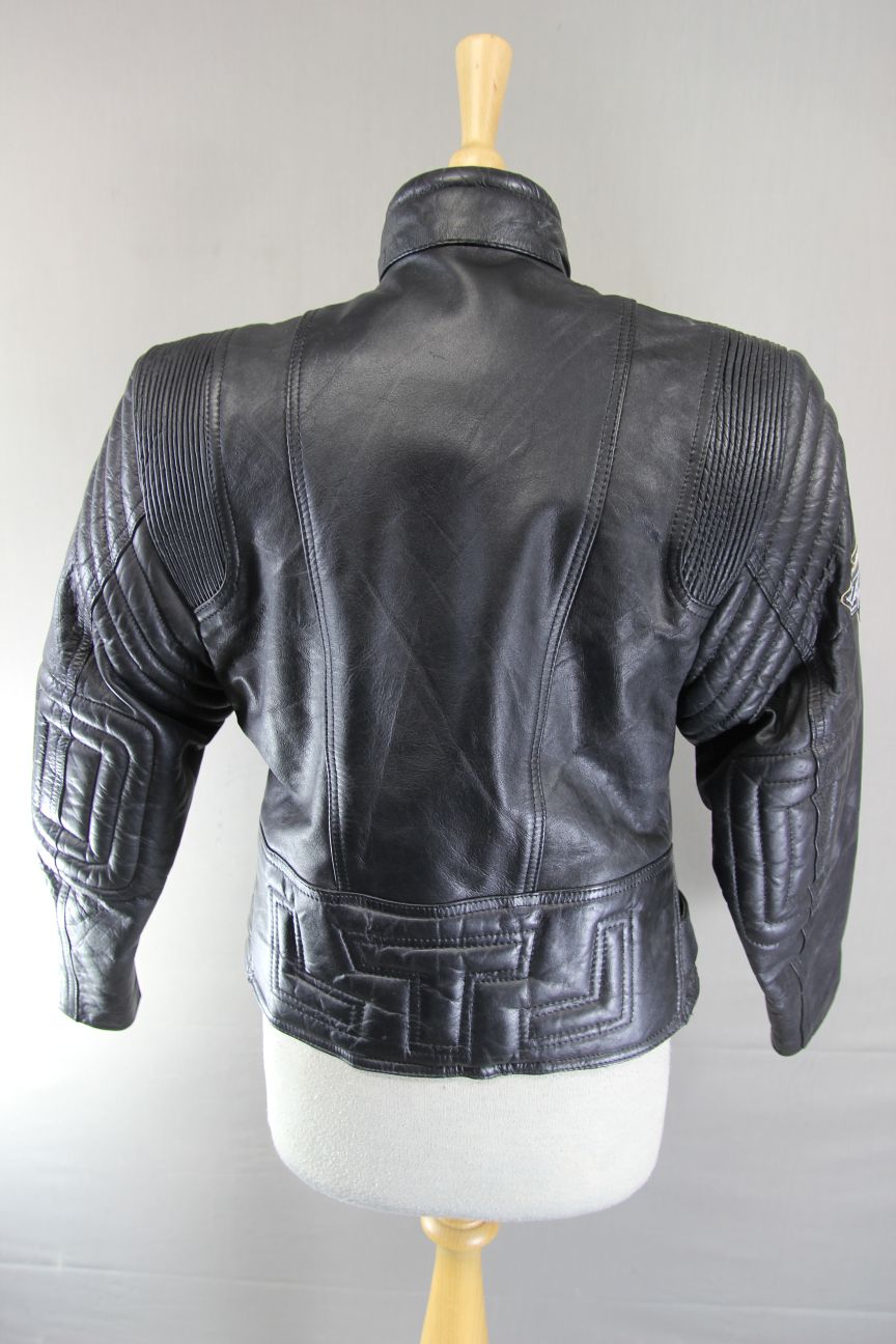 CLASSIC AKITO T-FORCE BLACK LEATHER BIKER JACKET: SIZE 14/36 INCH CHEST