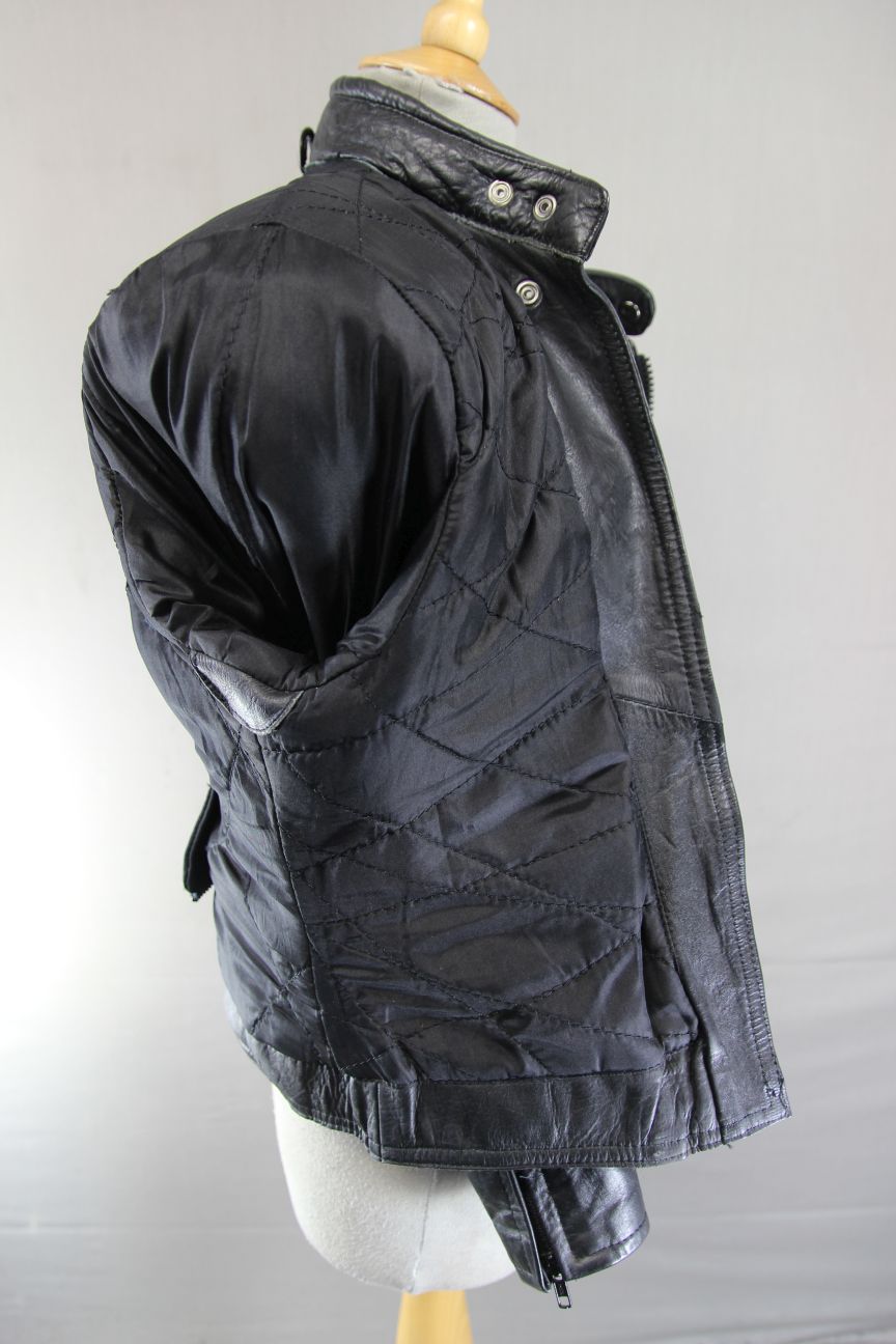 CLASSIC AKITO T-FORCE BLACK LEATHER BIKER JACKET: SIZE 14/36 INCH CHEST