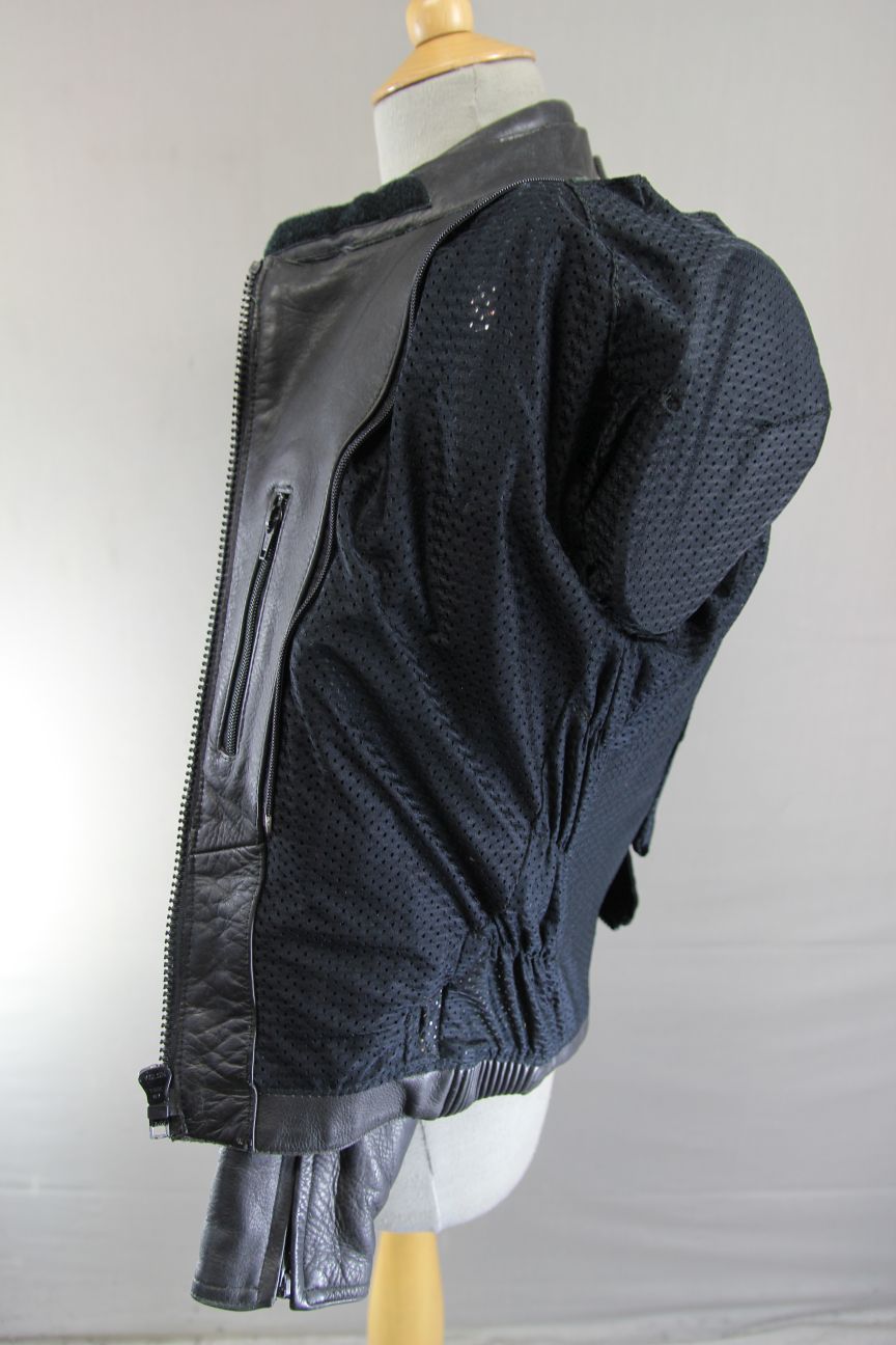 ASHMAN BLACK COWHIDE LEATHER BIKER JACKET WITH REMOVABLE PROTECTORS: SIZE 10