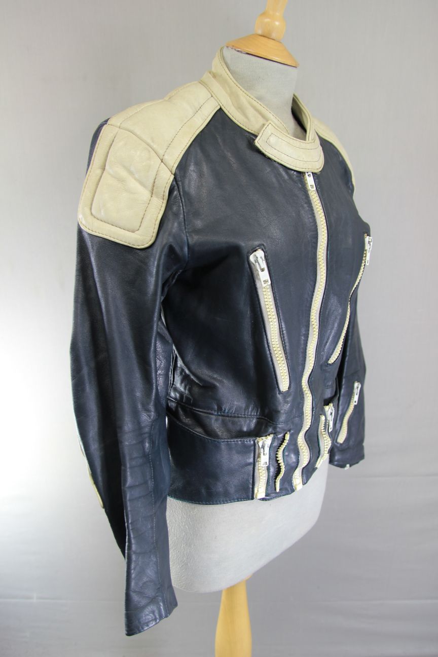 VINTAGE HEIN GERICKE DARK BLUE & CREAM LEATHER BIKER JACKET 34 IN CHEST/X SMALL