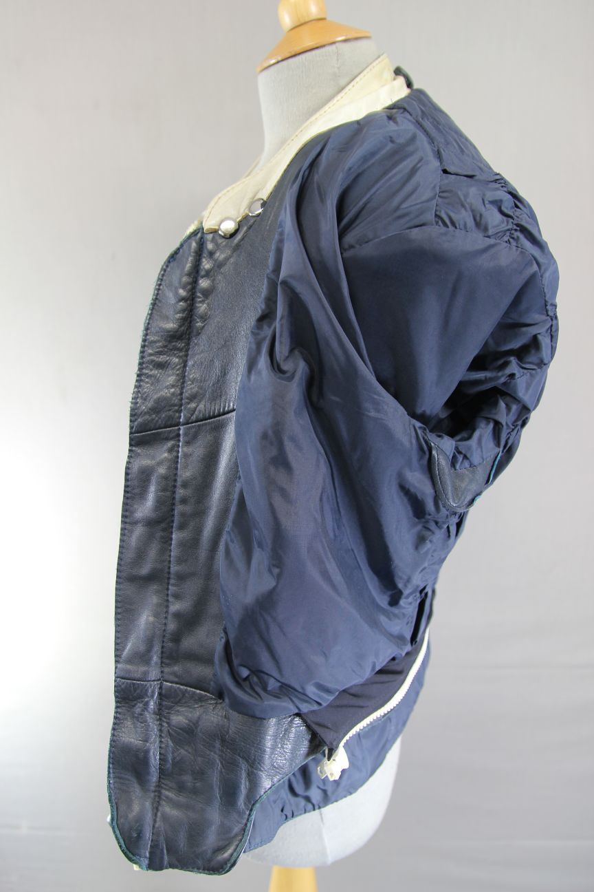 VINTAGE HEIN GERICKE DARK BLUE & CREAM LEATHER BIKER JACKET 34 IN CHEST/X SMALL