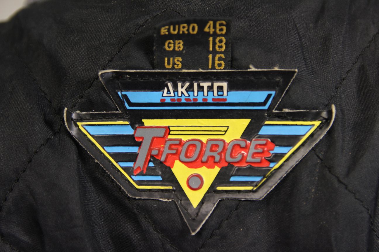 CLASSIC AKITO T-FORCE BLACK LEATHER BIKER JACKET: SIZE 18/40 INCH CHEST