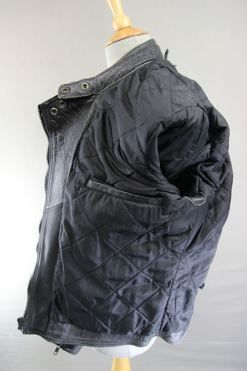 CLASSIC AKITO T-FORCE BLACK LEATHER BIKER JACKET: SIZE 18/40 INCH CHEST