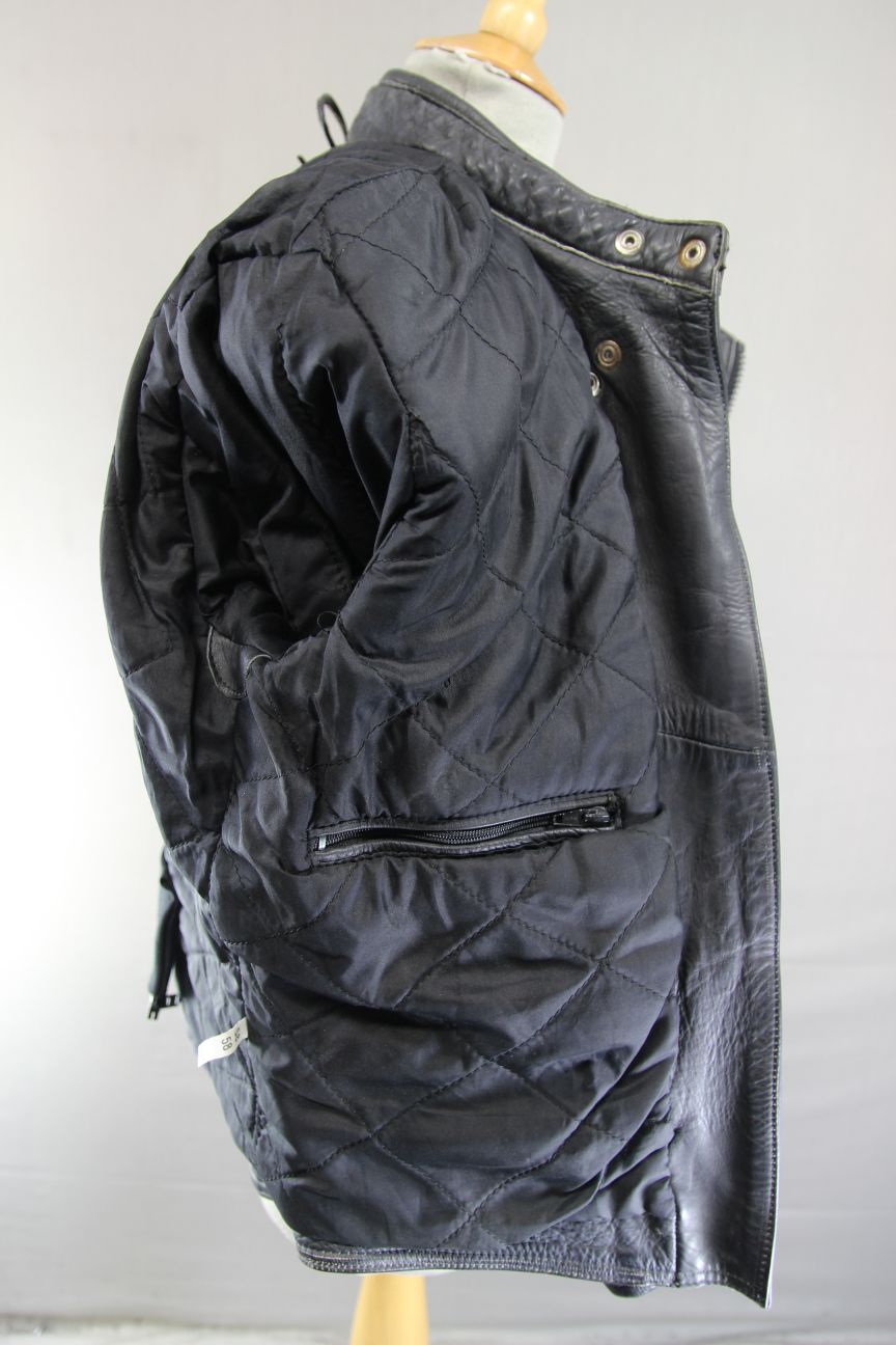 CLASSIC AKITO T-FORCE BLACK LEATHER BIKER JACKET: SIZE 18/40 INCH CHEST
