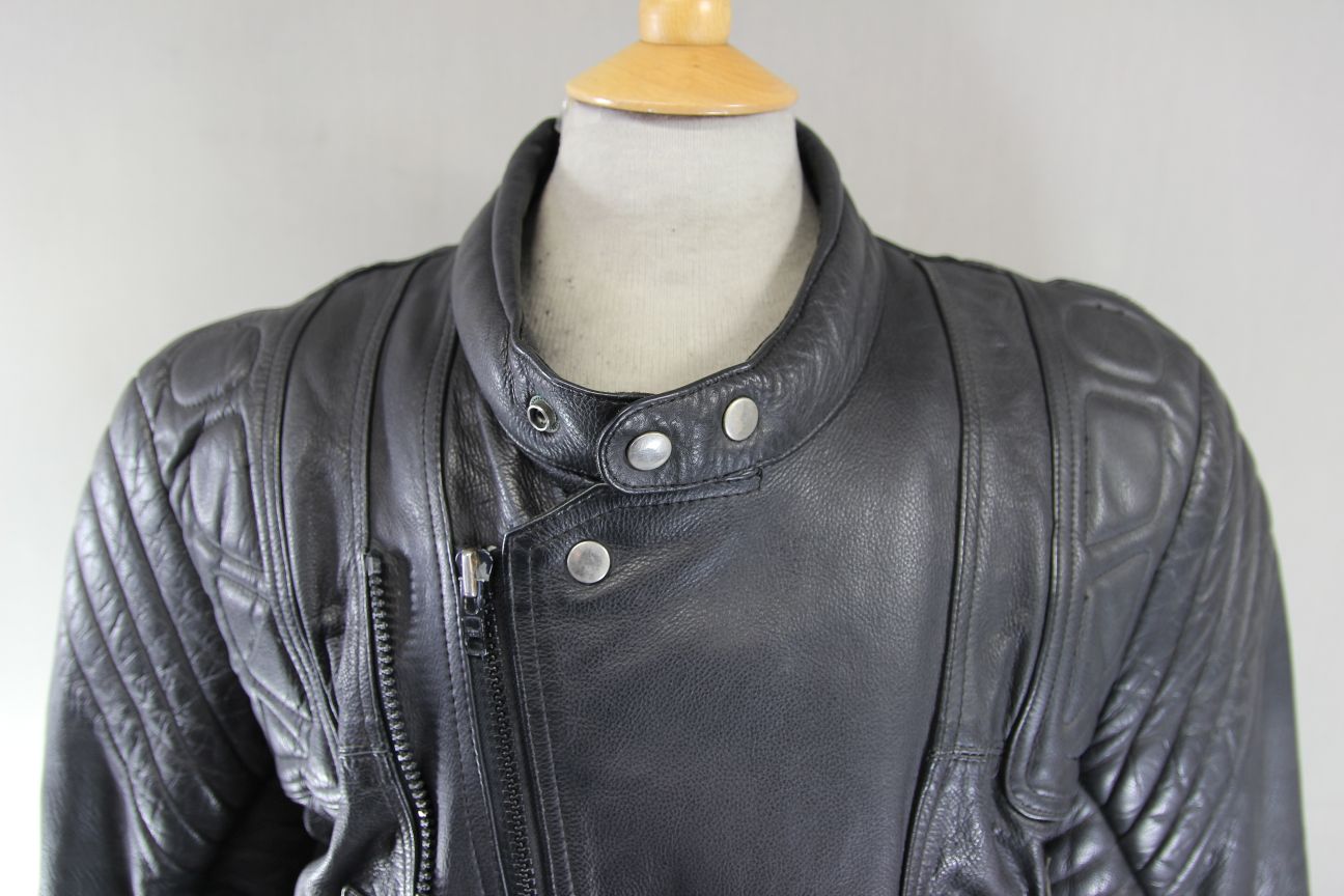 AKITO CLASSIC BLACK LEATHER BIKER JACKET WITH BACK PROTECTOR 42-44 INCH CHEST
