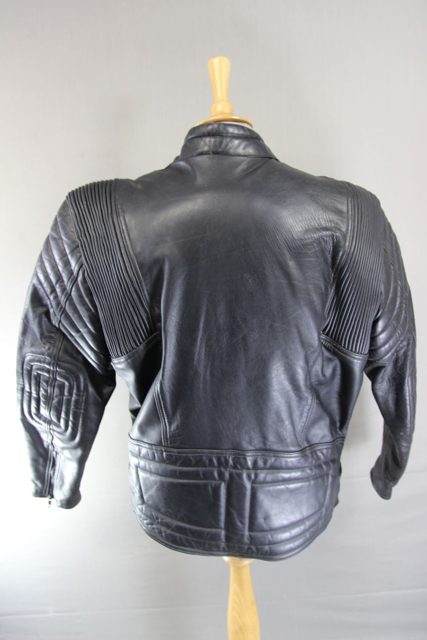 CLASSIC EURO STYLE BLACK LEATHER BIKER JACKET WITH BACK PROTECTOR 42-44 IN/LARGE
