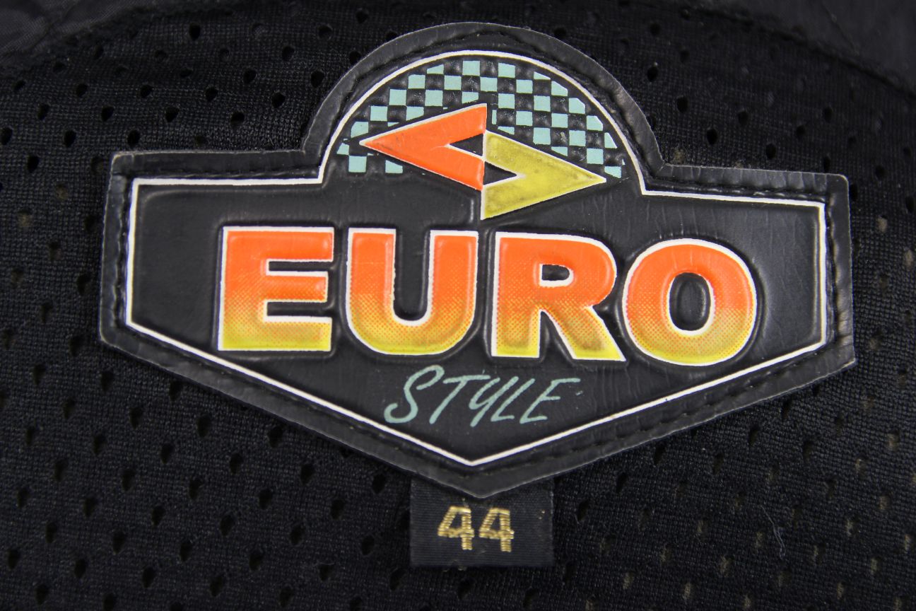 CLASSIC EURO STYLE BLACK LEATHER BIKER JACKET WITH BACK PROTECTOR 42-44 IN/LARGE