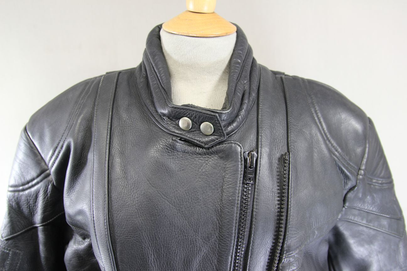 AKITO RAPIDE BLACK LEATHER BIKER JACKET + BACK PROTECTOR/THERMAL LINING: SIZE 14