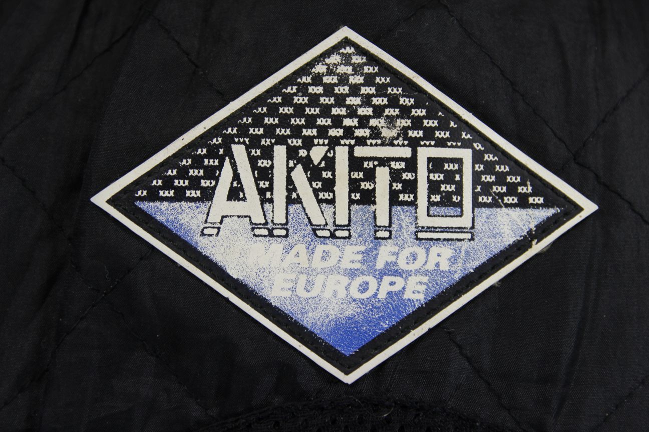 AKITO CLASSIC BLACK LEATHER BIKER JACKET WITH BACK PROTECTOR: SIZE 14