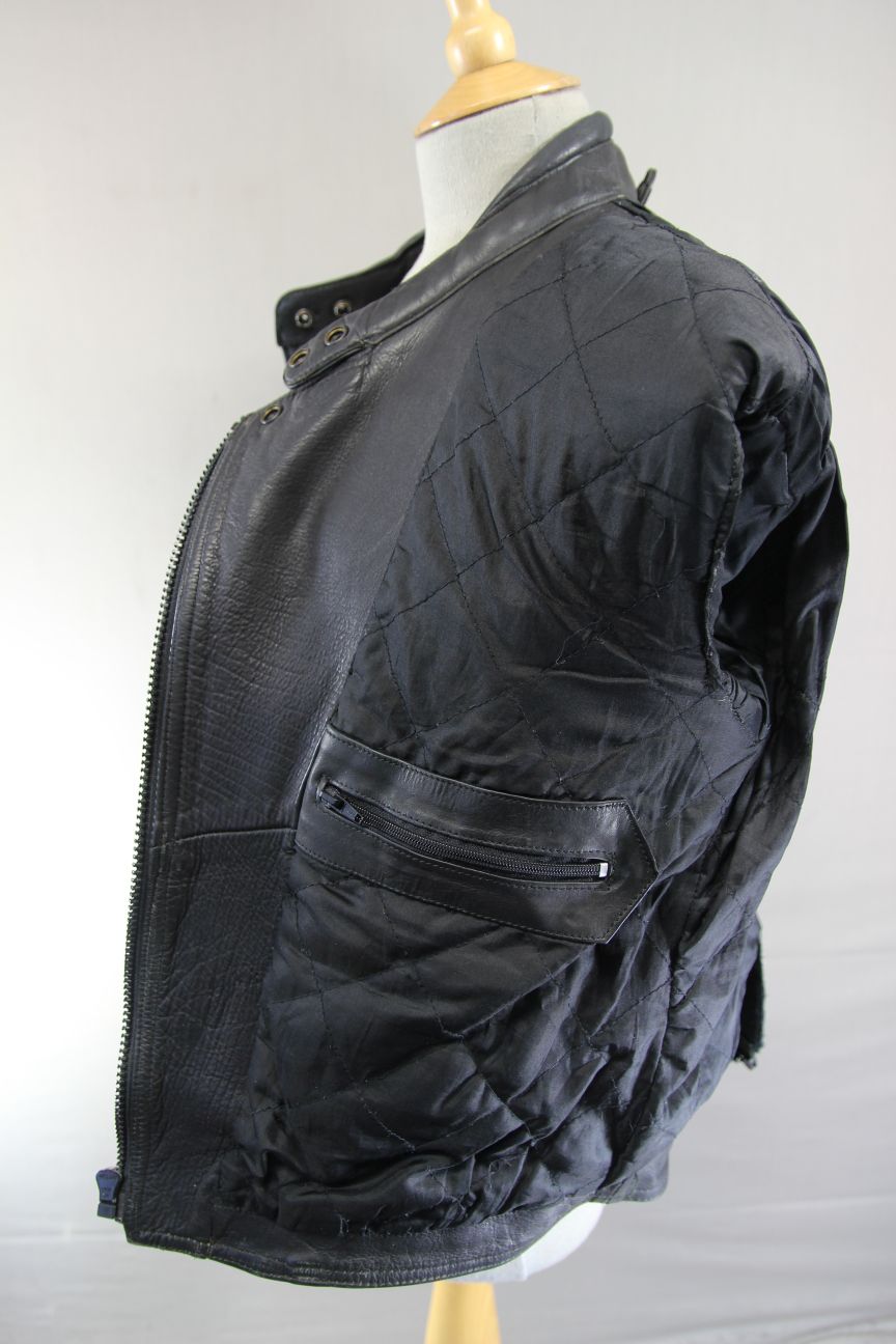 AKITO CLASSIC BLACK LEATHER BIKER JACKET WITH BACK PROTECTOR: SIZE 14