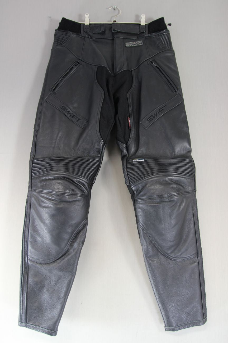 SWIFT INNOVATION LEATHER BIKER TROUSERS + KNEE ARMOUR SIZE 14: WAIST 30"/LEG 31"